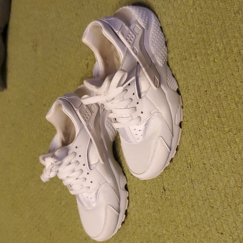 Nike Huarache Run athletic shoes 5.5 Y